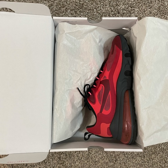 Nike Air Max 270 React - Picture 10 of 11